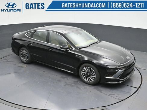 New 2025 Hyundai Sonata Limited image 41