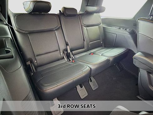 Used 2025 Ford Expedition Tremor AWD/4WD image 12