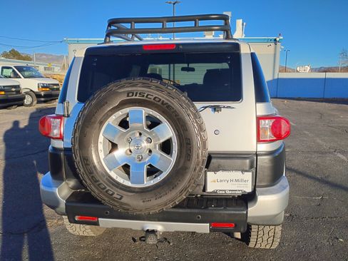 Used 2007 Toyota FJ Cruiser 4WD image 18