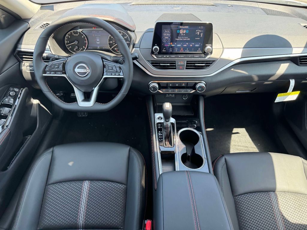 Certified 2025 Nissan Altima 2.5 SR FWD image 12