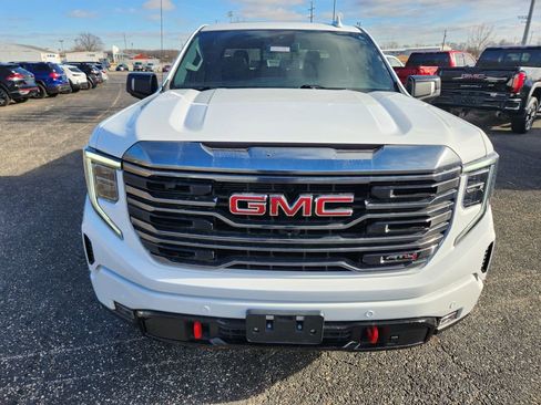 Used 2024 GMC Sierra 1500 AT4 w/ AT4 Preferred Package image 3