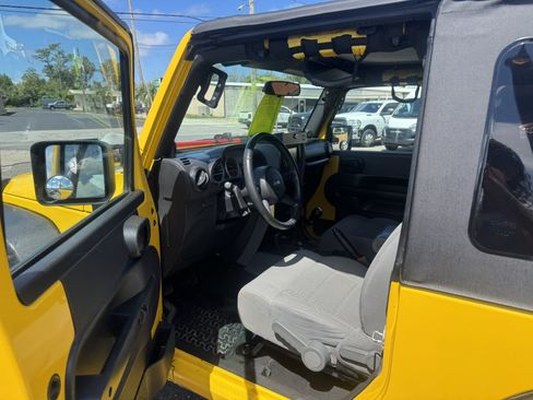 Used 2008 Jeep Wrangler Rubicon w/ Dual Top Group AWD/4WD image 13