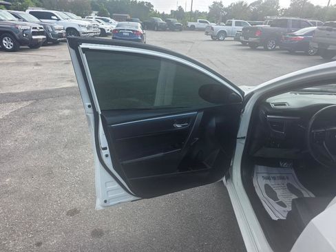 Used 2015 Toyota Corolla S FWD image 6