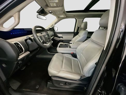 Used 2025 Ford Expedition Active AWD/4WD image 13