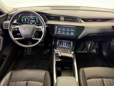 Used 2022 Audi e-tron Premium w/ Convenience Plus Package image 22