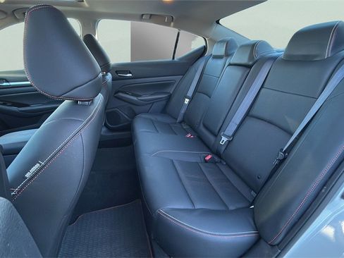 Used 2024 Nissan Altima 2.5 SR w/ SR Premium Package image 14