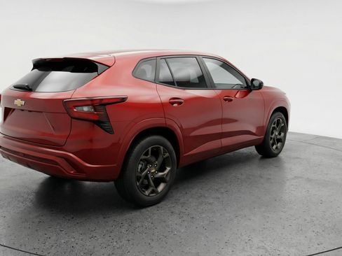 Used 2025 Chevrolet Trax LT image 9