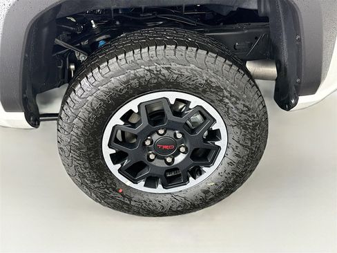 Certified 2025 Toyota Tacoma TRD Off-Road w/ TRD Off Road Upgrade Package image 15