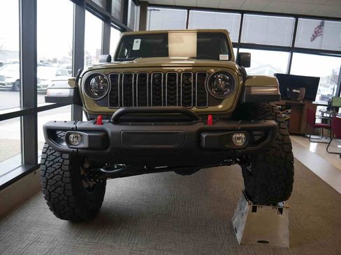 New 2026 Jeep Wrangler Unlimited Rubicon w/ Steel Bumper Group AWD/4WD image 2