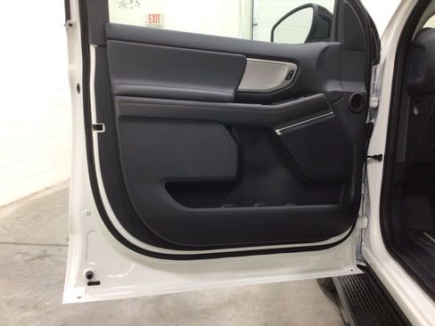 New 2025 Ford Expedition Active image 27