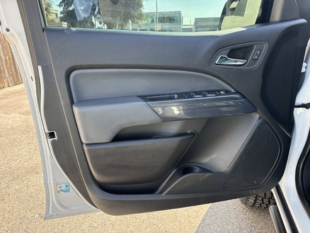 Used 2022 Chevrolet Colorado Z71 w/ LPO, Power Package AWD/4WD image 16