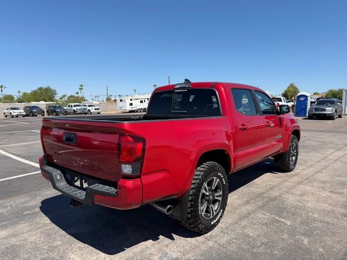 Used 2019 Toyota Tacoma TRD Sport w/ Technology Package AWD/4WD image 11