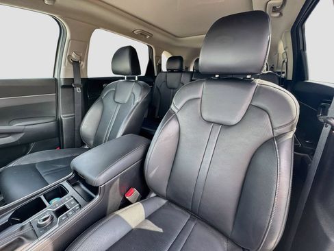 Certified 2024 Kia Sorento S w/ Panoramic Sunroof Package AWD/4WD image 21