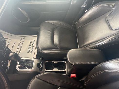 Used 2020 Jeep Renegade Limited image 15