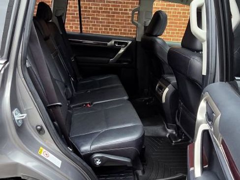 Used 2014 Lexus GX 460 w/ Premium Package image 9