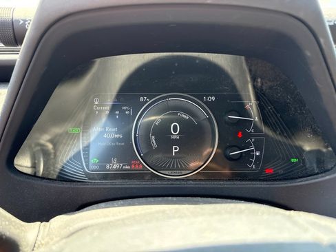 Used 2020 Lexus UX 250h w/ Premium Package AWD/4WD image 27