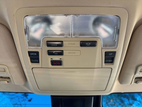 Used 2016 Toyota Avalon Limited image 40