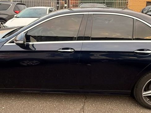 Used 2017 Mercedes-Benz E 300 4MATIC image 8