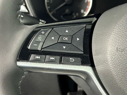 Used 2025 Nissan Altima 2.5 SL FWD image 24