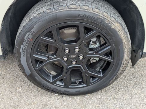 Used 2025 Ford Maverick XLT w/ Black Appearance Package image 29