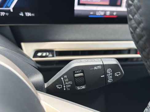 Used 2025 BMW iX xDrive50 AWD/4WD image 60