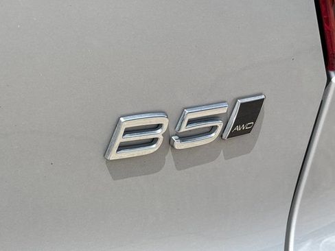 Used 2023 Volvo XC40 B5 Ultimate w/ Protection Package Premier AWD/4WD image 6