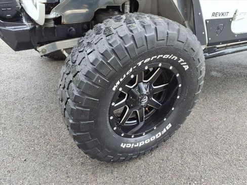 Used 2016 Jeep Wrangler Sport AWD/4WD image 11