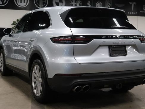 Used 2019 Porsche Cayenne S w/ Premium Plus Package AWD/4WD image 3