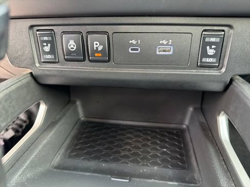 Certified 2024 Nissan Frontier SV w/ SV Convenience Package RWD image 36