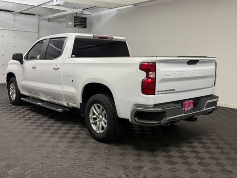 Used 2022 Chevrolet Silverado 1500 LT w/ Z71 Off-Road Package AWD/4WD image 3