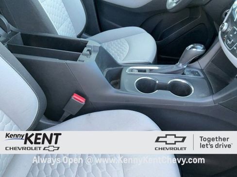 Used 2020 Chevrolet Equinox LS w/ LS Convenience Package image 14