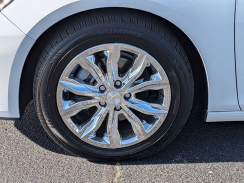 Used 2024 Chevrolet Malibu LT image 10