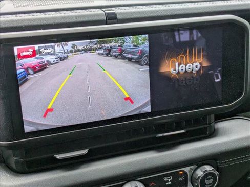 Used 2024 Jeep Wrangler Unlimited Sahara w/ Technology Group AWD/4WD image 12
