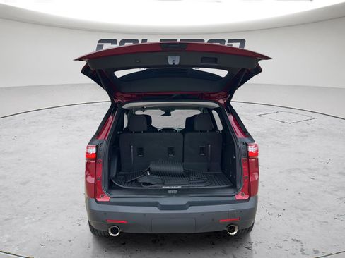 Used 2020 Chevrolet Traverse LT image 9