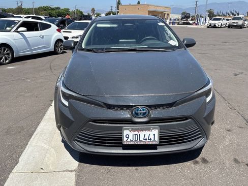 Used 2024 Toyota Corolla LE FWD image 2
