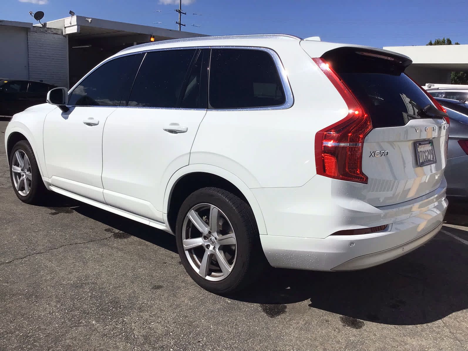 Used 2022 Volvo XC90 T5 Momentum FWD image 3