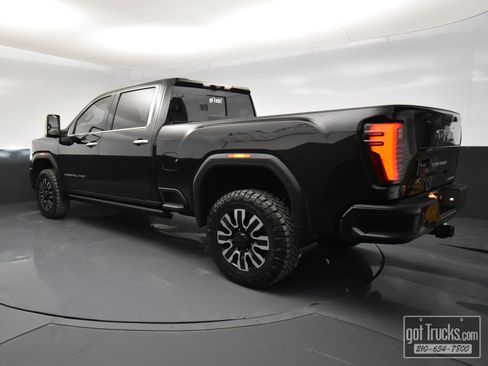 Used 2024 GMC Sierra 2500 Denali Ultimate image 4