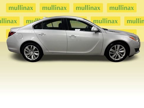 Used 2015 Buick Regal image 20