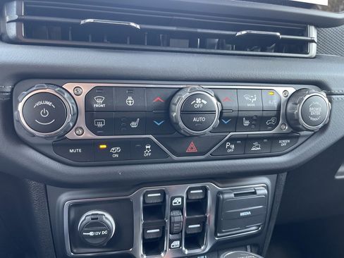 New 2025 Jeep Wrangler Unlimited Rubicon 392 image 11