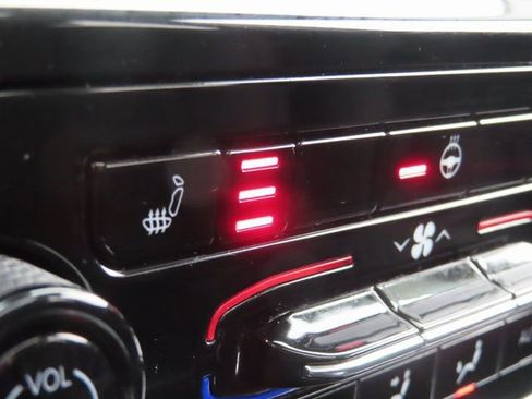 Used 2023 Jeep Grand Cherokee Laredo image 6