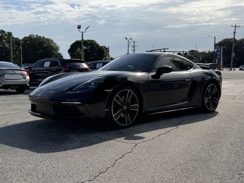 Used 2025 Porsche 718 Cayman RWD image 9