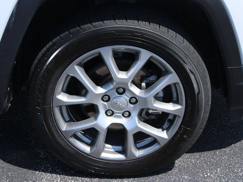 Used 2022 Jeep Compass Latitude AWD/4WD image 18