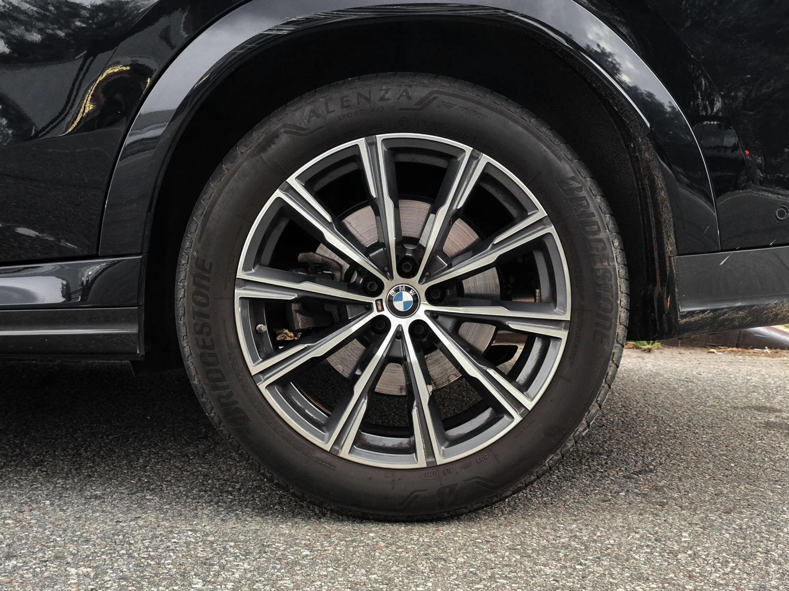 Used 2024 BMW X6 xDrive40i AWD/4WD image 14