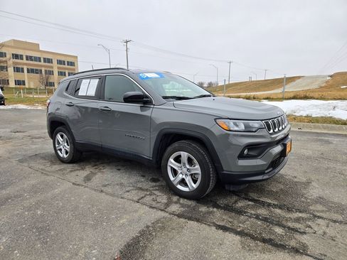Used 2023 Jeep Compass Latitude w/ Mopar Graphics Package image 1