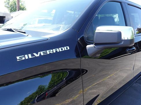 Used 2024 Chevrolet Silverado 1500 LT AWD/4WD image 7