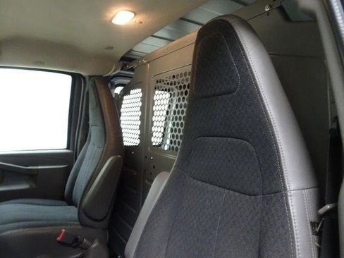 Used 2018 Chevrolet Express 2500 w/ Driver Convenience Package RWD image 26