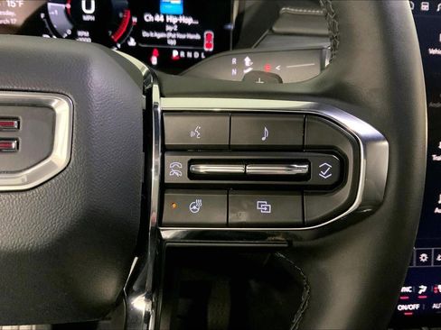 Used 2025 GMC Acadia Elevation image 19