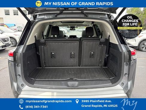 Used 2025 Nissan Pathfinder Platinum AWD/4WD image 31