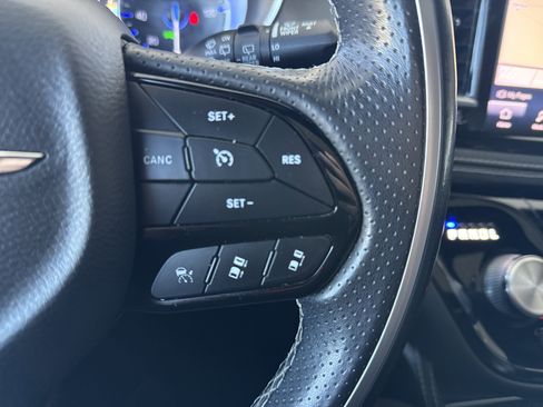 Used 2021 Chrysler Pacifica Limited w/ S Appearance Package image 36