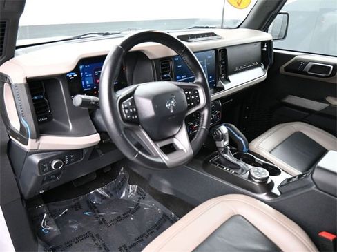 Used 2022 Ford Bronco Wildtrak image 7